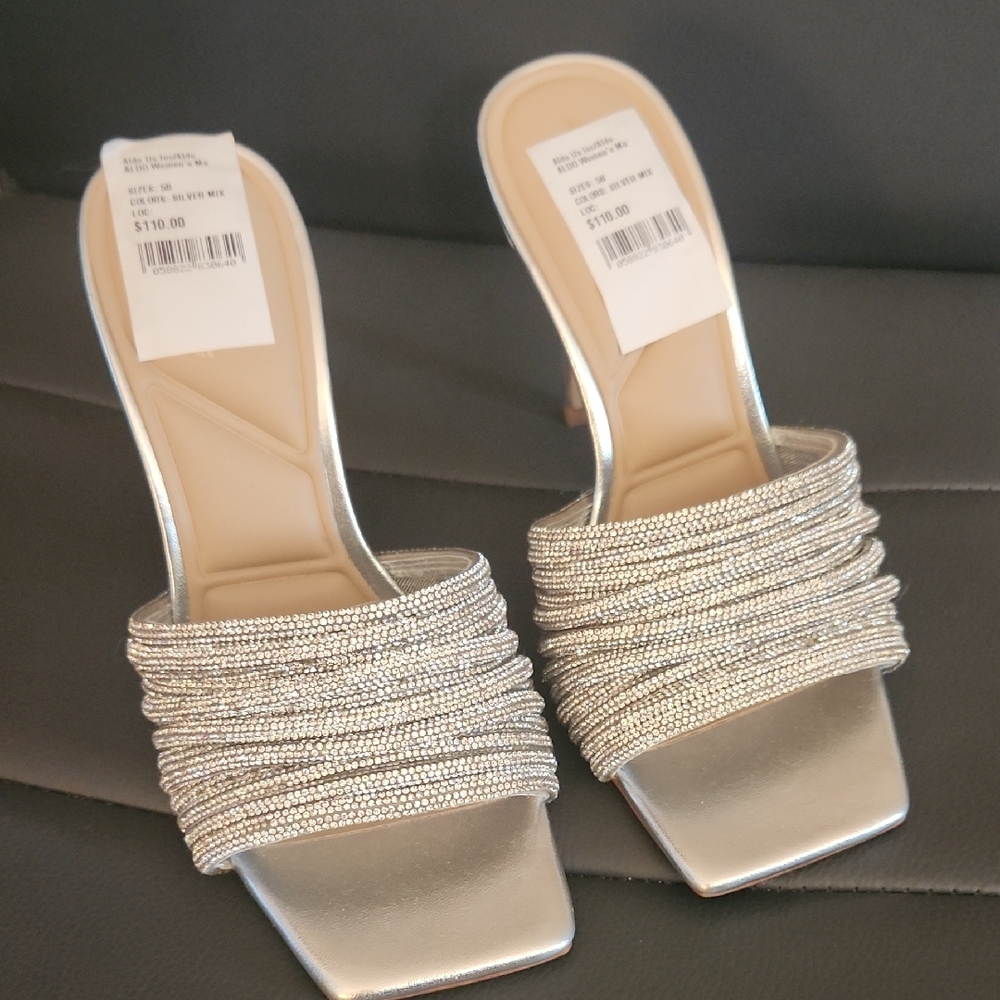 NWT Aldo Shimmering Silver Heels
